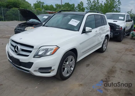 2015 Mercedes-Benz Glk 350 4Matic z USA, uszkodzony, nr VIN WDCGG8JB3FG337703